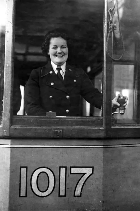 Framed Print : World War Two. One of the first women tramcar drivers to start work in Glasgow November