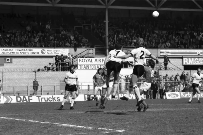 Framed Print : Wrexham 0 v. Barnsley 0. April 1982 MF06-34-003 Local Caption Division 2 Football Framed Print : Wrexham 0 v. Barnsley 0. April 1982 MF06-34-003 Local Caption Division 2 Football