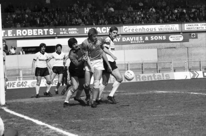 Framed Print : Wrexham 0 v. Barnsley 0. April 1982 MF06-34-004 Local Caption Division 2 Football Framed Print : Wrexham 0 v. Barnsley 0. April 1982 MF06-34-004 Local Caption Division 2 Football