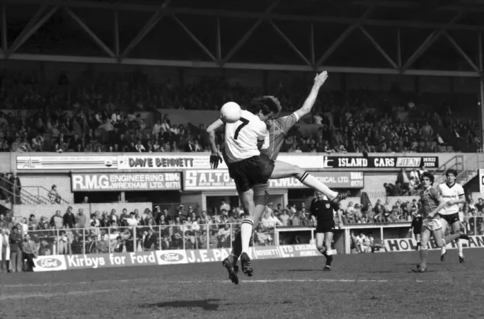 Framed Print : Wrexham 0 v. Barnsley 0. April 1982 MF06-34-015 Local Caption Division 2 Football