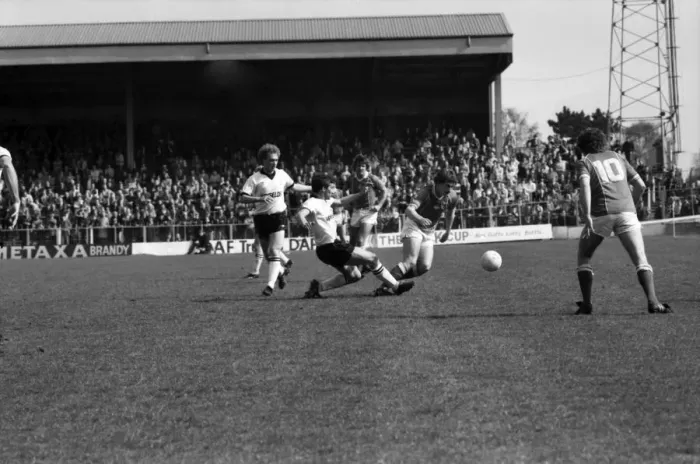 Framed Print : Wrexham 0 v. Barnsley 0. April 1982 MF06-34-017 Local Caption Division 2 Football Framed Print : Wrexham 0 v. Barnsley 0. April 1982 MF06-34-017 Local Caption Division 2 Football