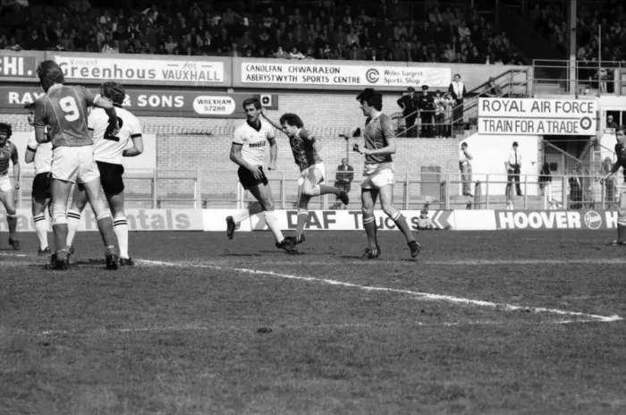 Framed Print : Wrexham 0 v. Barnsley 0. April 1982 MF06-34-018 Local Caption Division 2 Football Framed Print : Wrexham 0 v. Barnsley 0. April 1982 MF06-34-018 Local Caption Division 2 Football