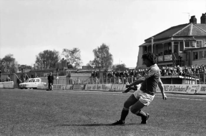 Framed Print : Wrexham 0 v. Barnsley 0. April 1982 MF06-34-019 Local Caption Division 2 Football