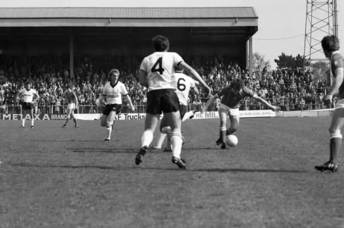 Framed Print : Wrexham 0 v. Barnsley 0. April 1982 MF06-34-026 Local Caption Division 2 Football