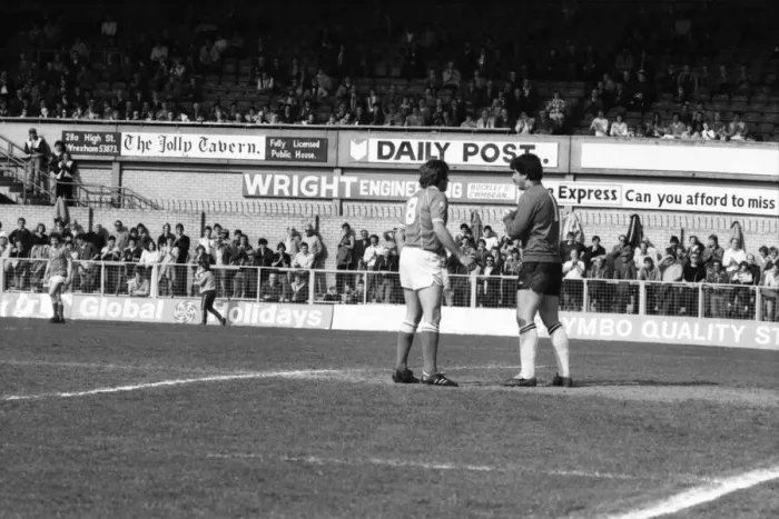 Framed Print : Wrexham 0 v. Barnsley 0. April 1982 MF06-34-036 Local Caption Division 2 Football Framed Print : Wrexham 0 v. Barnsley 0. April 1982 MF06-34-036 Local Caption Division 2 Football