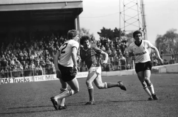 Framed Print : Wrexham 0 v. Barnsley 0. April 1982 MF06-34-038 Local Caption Division 2 Football