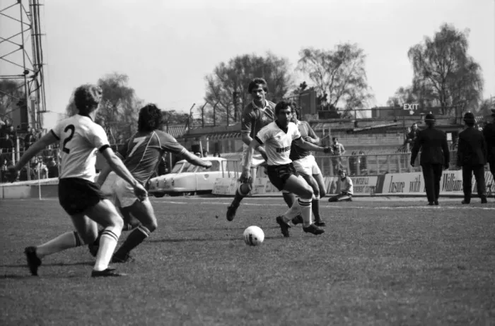 Framed Print : Wrexham 0 v. Barnsley 0. April 1982 MF06-34-040 Local Caption Division 2 Football Framed Print : Wrexham 0 v. Barnsley 0. April 1982 MF06-34-040 Local Caption Division 2 Football