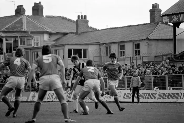 Framed Print : Wrexham 0 v. Newcastle 0. Division Two Football. January 1981 MF01-09-027 Framed Print : Wrexham 0 v. Newcastle 0. Division Two Football. January 1981 MF01-09-027