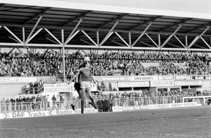 Framed Print : Wrexham 0 v. Newcastle 0. Division Two Football. January 1981 MF01-09-023 Framed Print : Wrexham 0 v. Newcastle 0. Division Two Football. January 1981 MF01-09-023