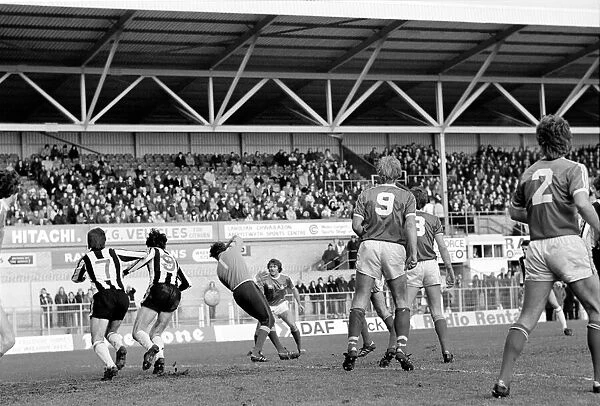 Wrexham 0 v. Newcastle 0. Division Two Football. January 1981 MF01-09-004