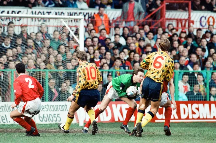 Framed Print : Wrexham v Arsenal, FA Cup match at the Racecourse Ground in Wrexham, 4th January 1992
