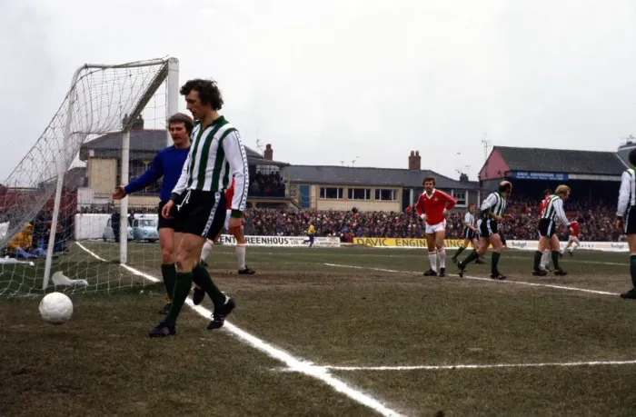 Framed Print : Wrexham v Blyth Spartans - February 1978 palyers in action Framed Print : Wrexham v Blyth Spartans - February 1978 palyers in action