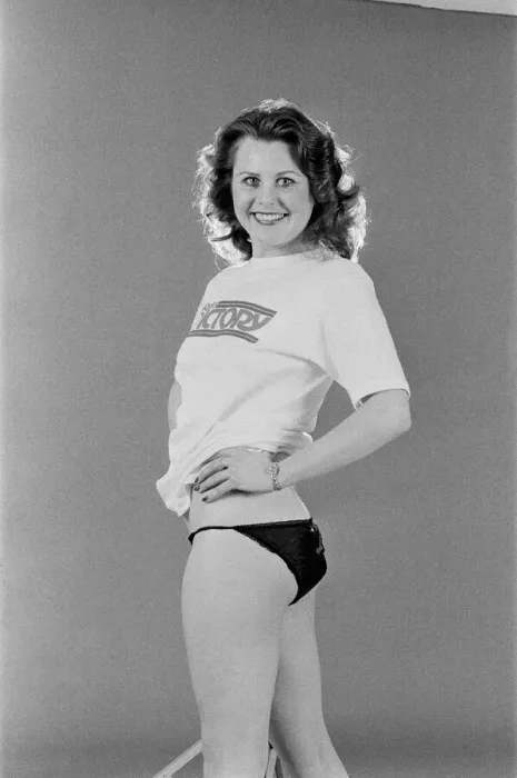 Framed Print : WRNS member Valerie Cruise. 6th March 1983 Framed Print : WRNS member Valerie Cruise. 6th March 1983