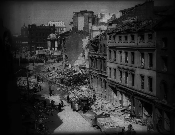 Framed Print : WW2 bomb damage to buildings in Merseyside. Circa 1941 Framed Print : WW2 bomb damage to buildings in Merseyside. Circa 1941