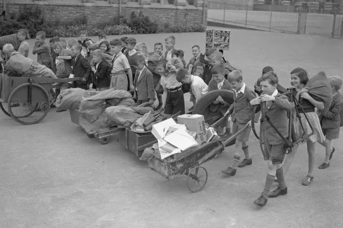 Framed Print : WW2 Children Evacuees Children carry and push along their belongings in improvised Framed Print : WW2 Children Evacuees Children carry and push along their belongings in improvised