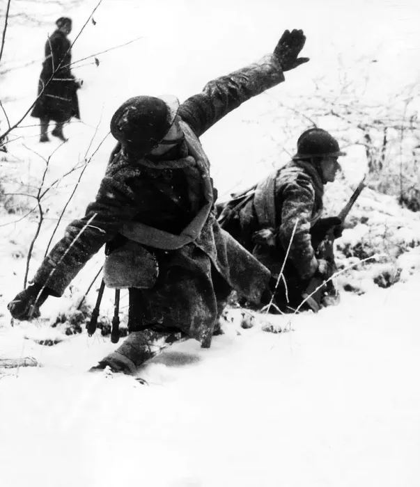 Framed Print : WW2 French soldier throwing a handgrenade during infantry exercise in the snow Framed Print : WW2 French soldier throwing a handgrenade during infantry exercise in the snow