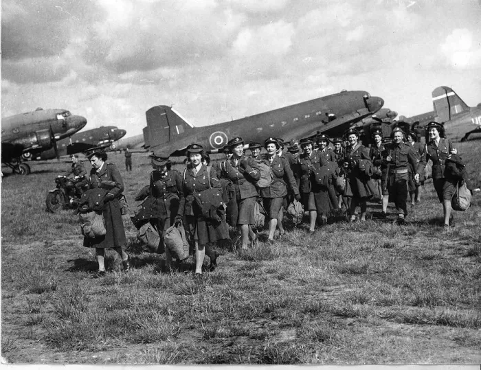 Framed Print : WW2 - June 1945 An ATS section of the 137th mixed heavy Ack-Ack Regiment arriving in Framed Print : WW2 - June 1945 An ATS section of the 137th mixed heavy Ack-Ack Regiment arriving in