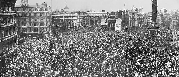 WW2 London Victory March Crowds at Trafalgar Square gather to celebrate the end of