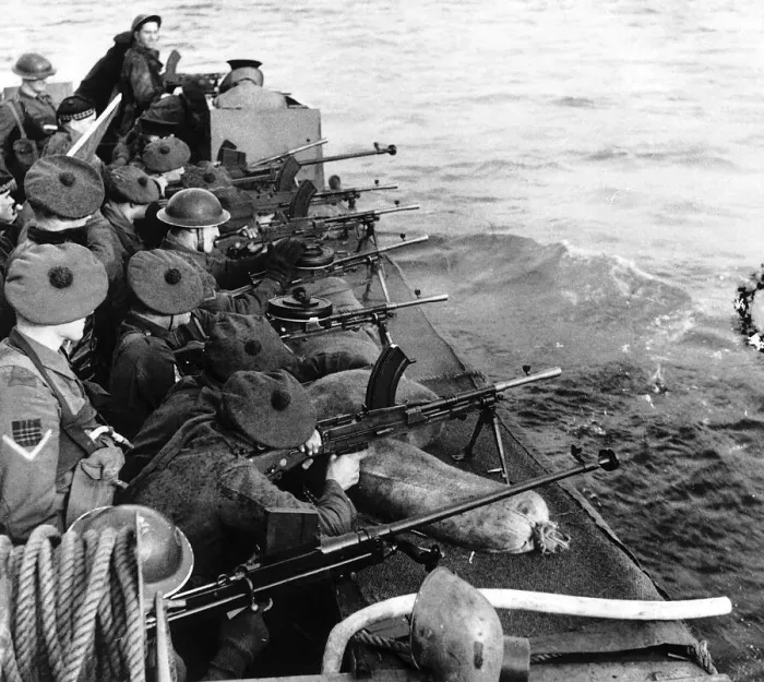 Framed Print : WW2 - Scottish soldiers, firing bren guns out to sea from their landing craft Framed Print : WW2 - Scottish soldiers, firing bren guns out to sea from their landing craft