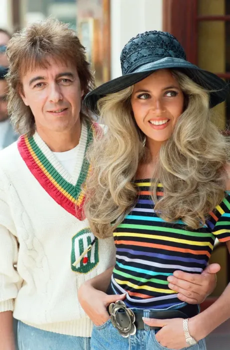Framed Print : Bill Wyman and Mandy Smith at Sticky Fingers, Bills new restaurant in Kensington