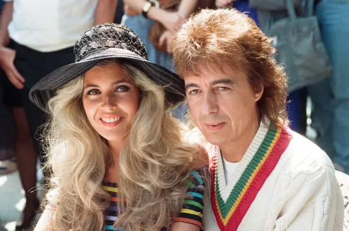 Framed Print : Bill Wyman and Mandy Smith at Sticky Fingers, Bills new restaurant in Kensington Framed Print : Bill Wyman and Mandy Smith at Sticky Fingers, Bills new restaurant in Kensington