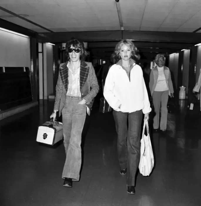 Framed Print : Bill Wyman of the Rolling Stones'arriving at Heathrow Airport from Barbados Framed Print : Bill Wyman of the Rolling Stones'arriving at Heathrow Airport from Barbados