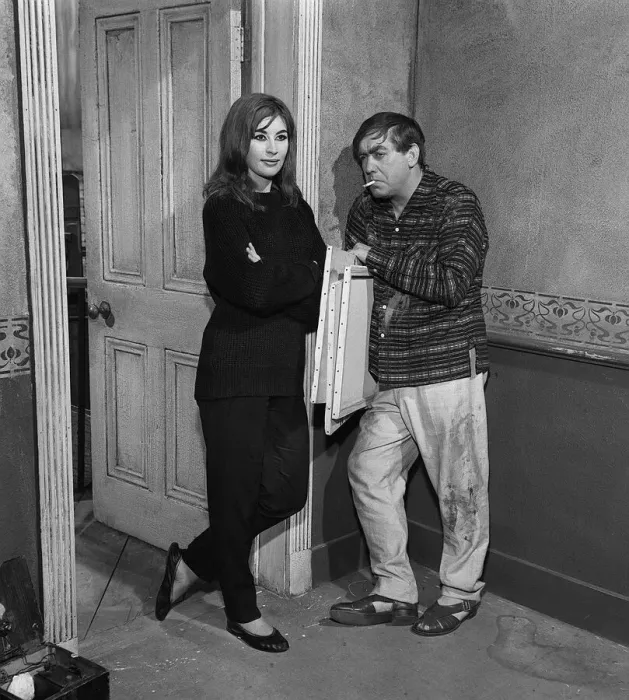 Framed Print : Y2K Tony Hancock and Nanette Newman on set at Elstree Studios during filming of Framed Print : Y2K Tony Hancock and Nanette Newman on set at Elstree Studios during filming of