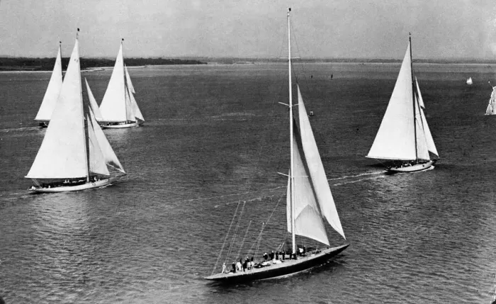 Framed Print : Yachts Shamrock V, Velsheda, Astra, Candida and Endeavour sailing on the Solent Framed Print : Yachts Shamrock V, Velsheda, Astra, Candida and Endeavour sailing on the Solent