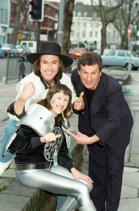 Framed Print : Twenty year old fan of Slade, Di Daley from Manchester dresses for the part in her super Framed Print : Twenty year old fan of Slade, Di Daley from Manchester dresses for the part in her super