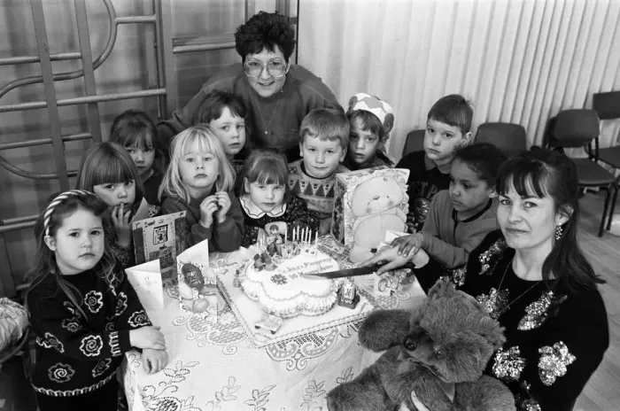 Framed Print : Ten years on... Mrs Lesley Holmes (right), leader of St Johns playgroup in Golcar Framed Print : Ten years on... Mrs Lesley Holmes (right), leader of St Johns playgroup in Golcar