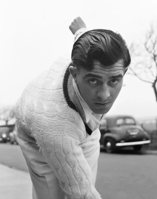 Framed Print : Yorkshire and England fast bowler Freddie Trueman ahead of the upcoming Ashes test series Framed Print : Yorkshire and England fast bowler Freddie Trueman ahead of the upcoming Ashes test series