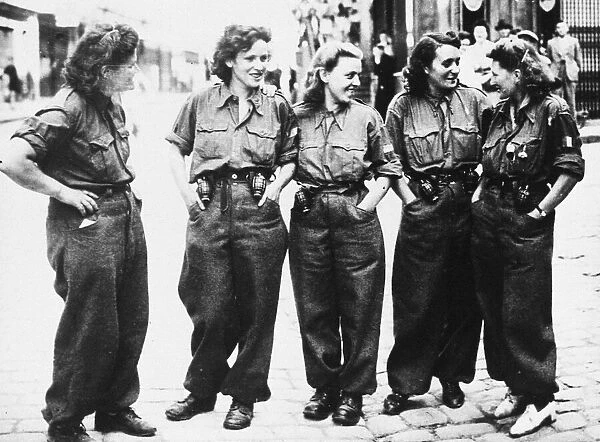 Young French women, members of the French Forces of the Interior