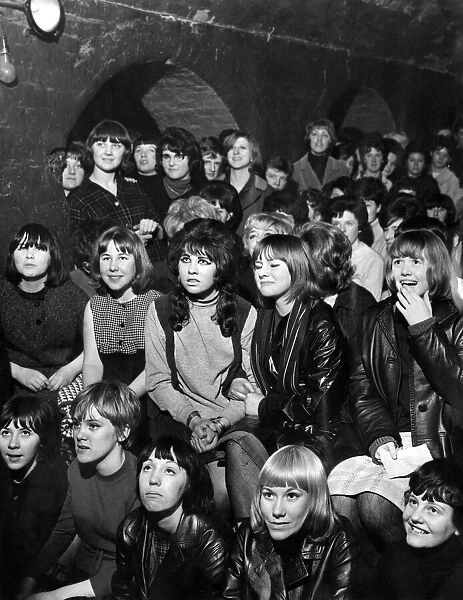 Youth Culture: Music. A lunchtime audience at the Cavern. December 1963 P013263