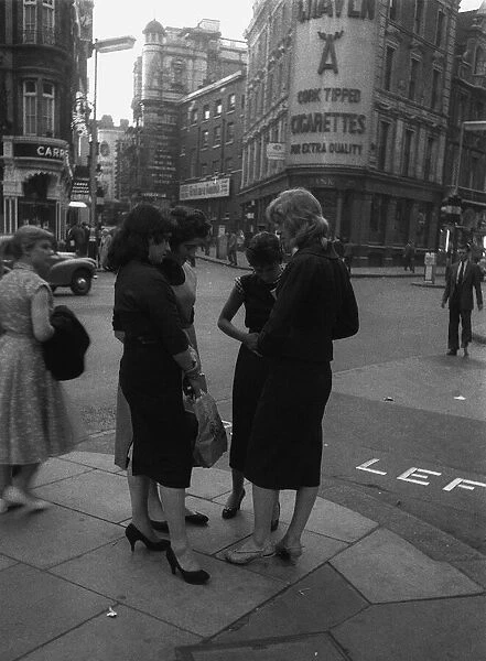 Youth fashion 1957 London A new outfit, a new discussion point