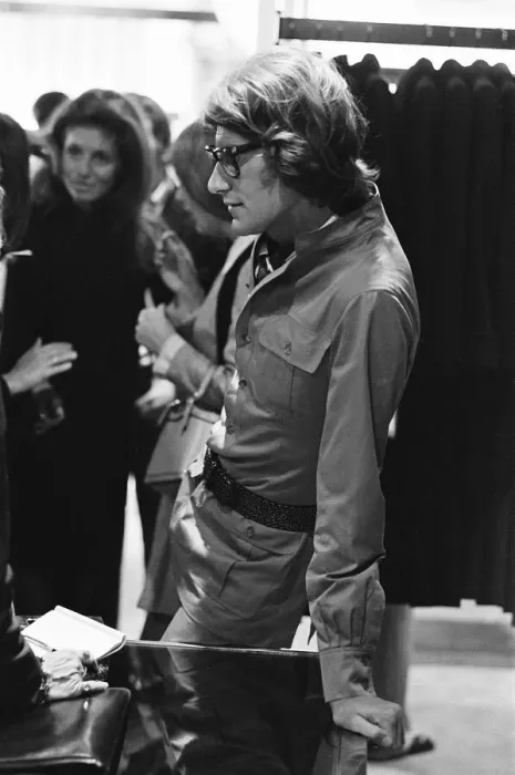 Framed Print : Yves Saint Laurent, designer, pictured at his first London Rive Gauche store on New Bond Framed Print : Yves Saint Laurent, designer, pictured at his first London Rive Gauche store on New Bond