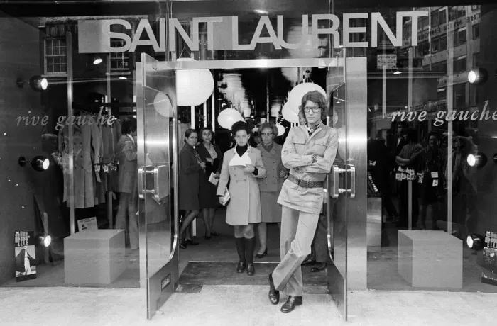 Framed Print : Yves Saint Laurent, designer, pictured outside his first London Rive Gauche store on New