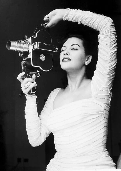 Yvonne De Carlo Canadian actress August 1952