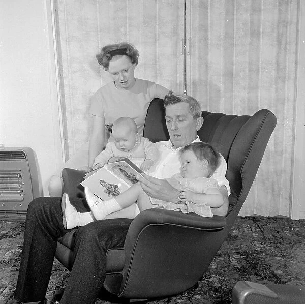 Z cars actor bob Keegan seen here at home with his family Circa 1963