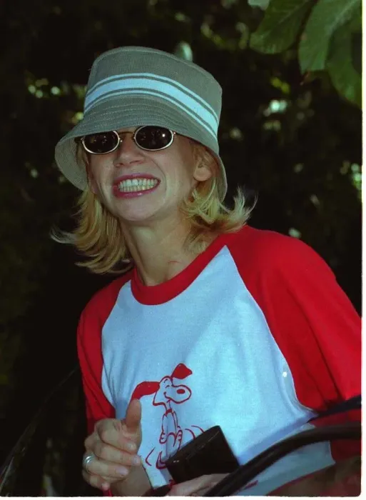 Framed Print : Zoe Ball - Radio One DJ and TV Presenter leaving her house August 1999