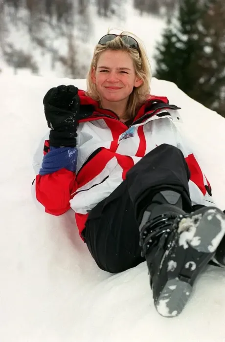 Framed Print : Zoe Ball Radio  /  TV Presenter December 1997. On ski resort