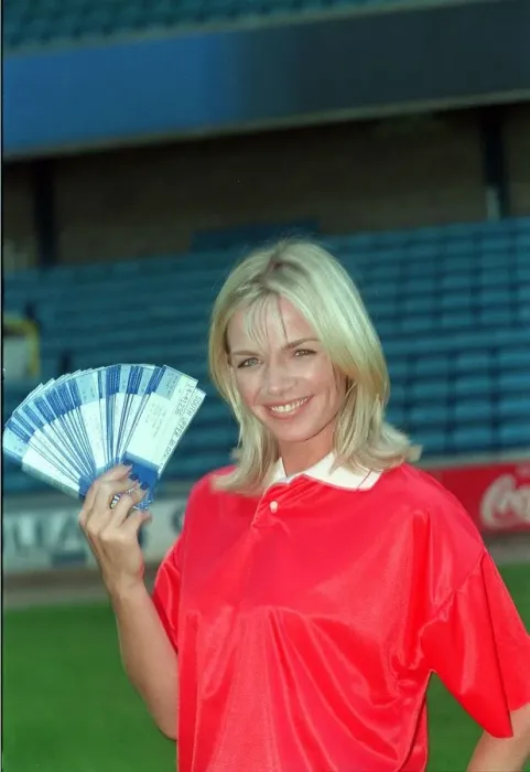 Framed Print : Zoe Ball TV Presenter at Mirror Football Tickets Promotion A©mirrorpix