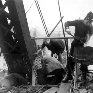 00608466 Foreman rivetter, Archie Ashcroft, with workmen at work on the new Silver 00608466 Foreman rivetter, Archie Ashcroft, with workmen at work on the new Silver