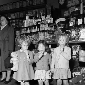 1000 ice lollies are given away free by sweet shop owner Mr H C Downey of South Woodford