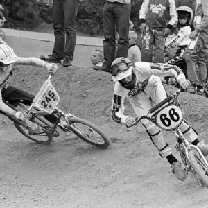 13 year old competitors battle their way through a sling shot turn during the Norsport