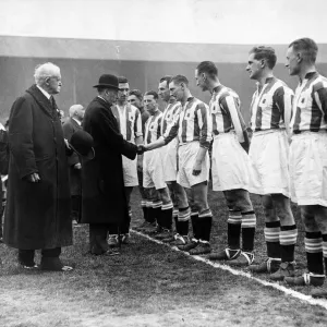 1930 Cup Final. King George V meets the Huddersfield team before the match against 1930 Cup Final. King George V meets the Huddersfield team before the match against