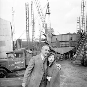 1981 FILE PIX Sean Connery WITH ACTRESS BETSY BRANTLEY FILM FIVE DAYS ONE