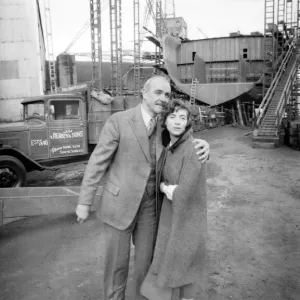 1981 FILE PIX Sean Connery WITH ACTRESS BETSY BRANTLEY FILM FIVE DAYS ONE 1981 FILE PIX Sean Connery WITH ACTRESS BETSY BRANTLEY FILM FIVE DAYS ONE