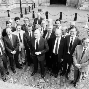 Partido Laborista de sombra en 1987, gabinete, Neil Kinnock presenta su nueva línea, Fotocall. Partido Laborista de sombra en 1987, gabinete, Neil Kinnock presenta su nueva línea, Fotocall.