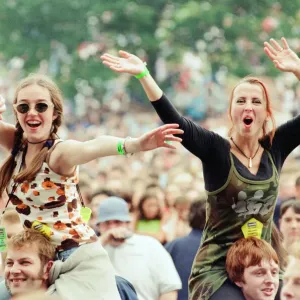 1996 Oasis, music group, performing o stage, Balloch Castle Country Park Balloch 1996 Oasis, music group, performing o stage, Balloch Castle Country Park Balloch