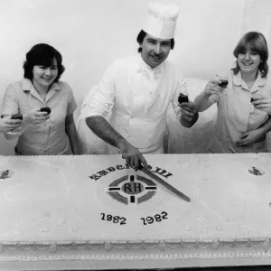 20 stone cake goes under the knife at Rubery Hill Hospital, Birmingham 20 stone cake goes under the knife at Rubery Hill Hospital, Birmingham